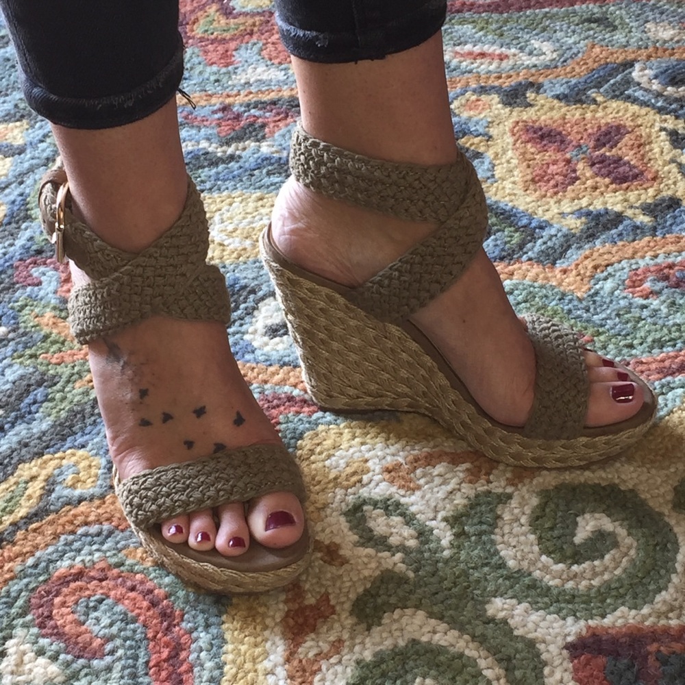Stuart Weitzman Alex Tan Espadrilles - Picture 3 of 8